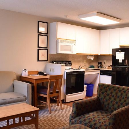 เครสต์ฮิลล์ สวีท ซีราคิวส์ Hotel อีสต์ซีราคิวส์ ภายนอก รูปภาพ